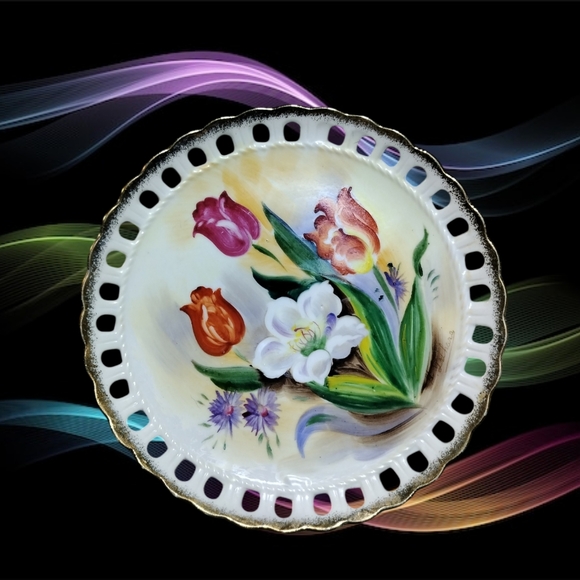 👣4/$20.  Hand Painted and Signed Wall Decor Plates from 1940s-60s - Picture 11 of 16